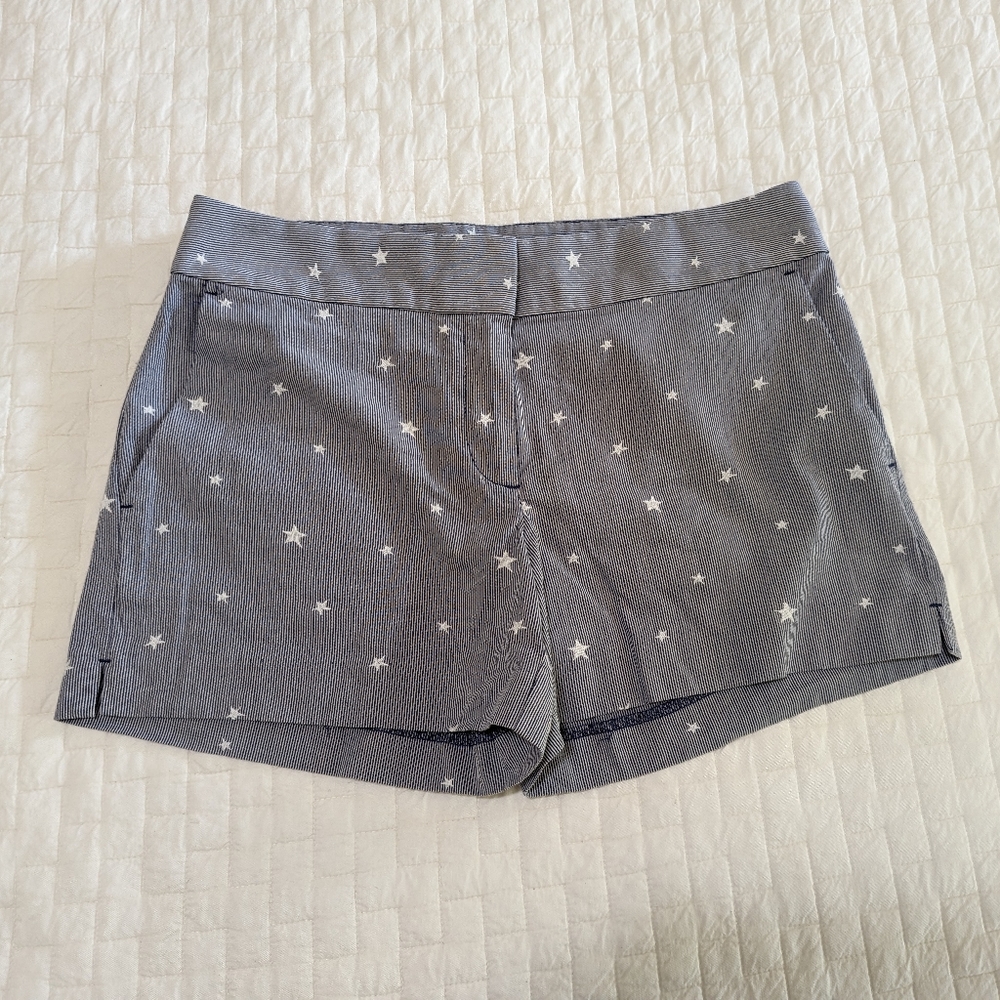 LOFT Women's short. Size 4. Navy blue stripes with white stars.